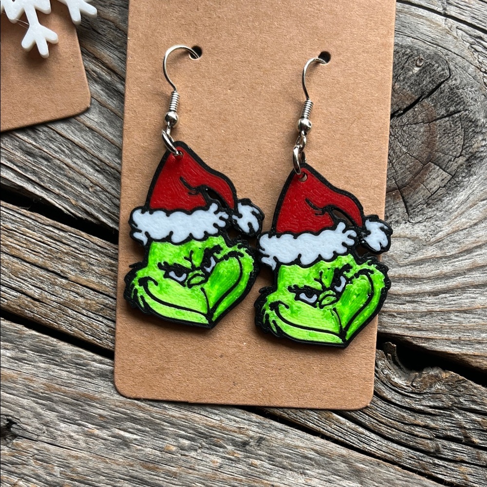 Snowflake and Grinch Earrings 3D Set - Picture 3 of 5
